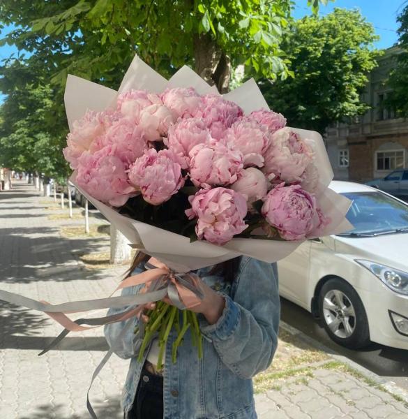 Монобукет из 25 розовых пионов